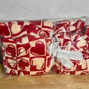 Vera Bradley Plush Throw in Graphic Heart NWT 50" x 80"